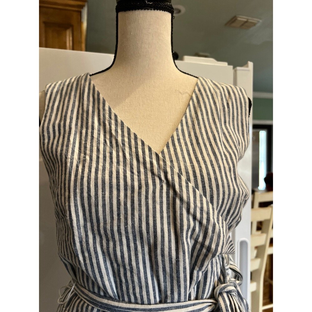 Striped Sleeveless Jumpsuit - Picture 3 of 6